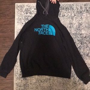 Men’s medium North Face hoodie